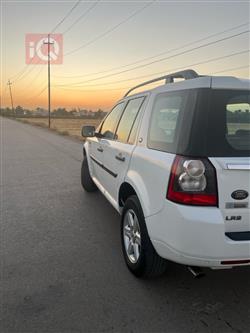 لاند روفر LR2